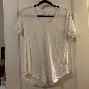 white v neck short sleeve